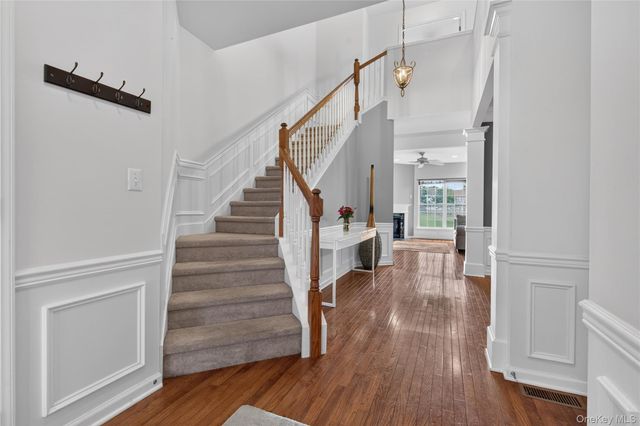 30 Banbury Way 1204, Newburgh, NY 12550