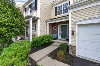 30 Banbury Way 1204, Newburgh, NY 12550