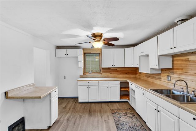 531 5th Ave, Bell Twp, PA 15618