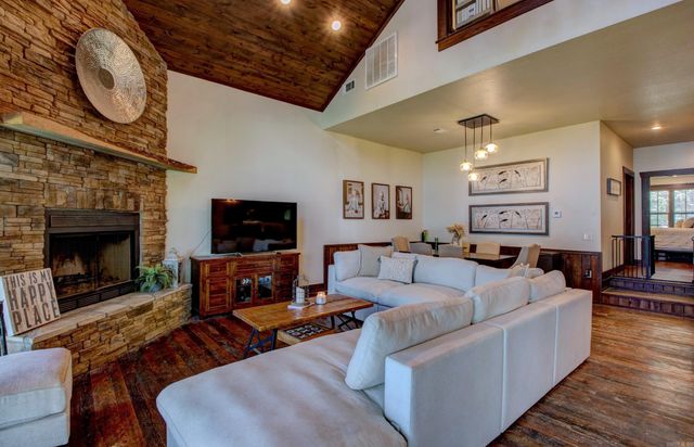 30 Cedar Street, Higden, AR 72067