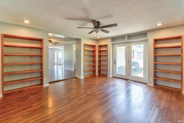 215 E Sycamore Street, Dale, IN 47523