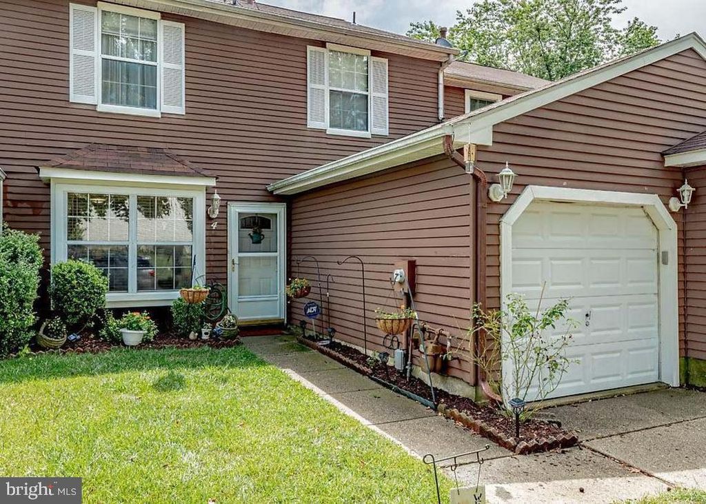 4 COUNTRY LANE, Westampton, NJ 08060