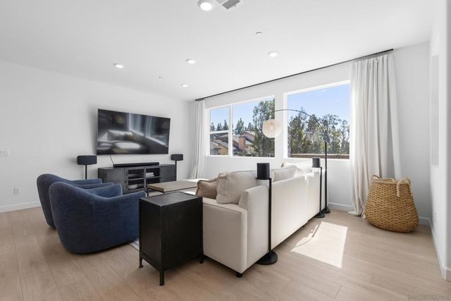 12092 Riley Ln, San Diego, CA 92128