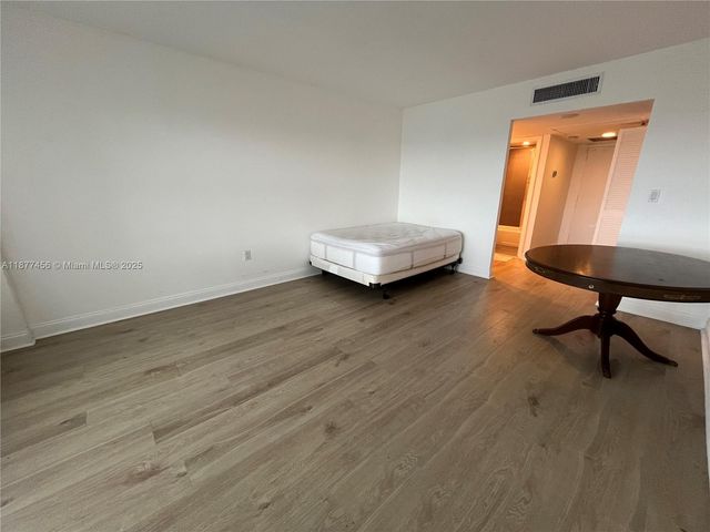 11111 Biscayne Blvd 11A, Miami, FL 33181