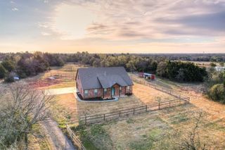 5750 N Henney Place, Choctaw, OK 73020
