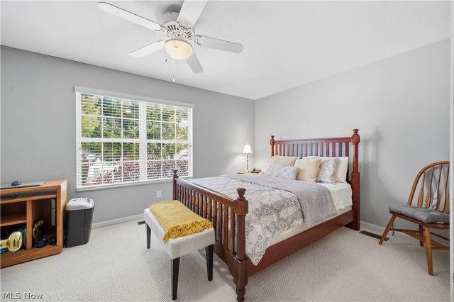 246 Village Court, Columbiana, OH 44408