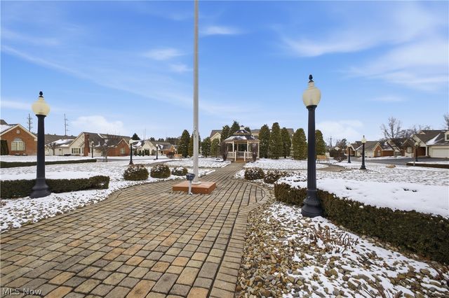 246 Village Court, Columbiana, OH 44408