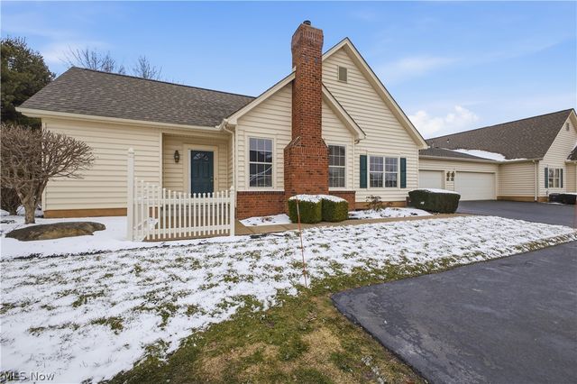 246 Village Court, Columbiana, OH 44408