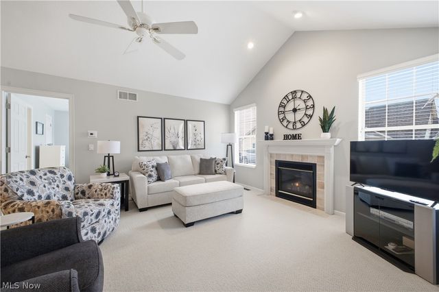 246 Village Court, Columbiana, OH 44408