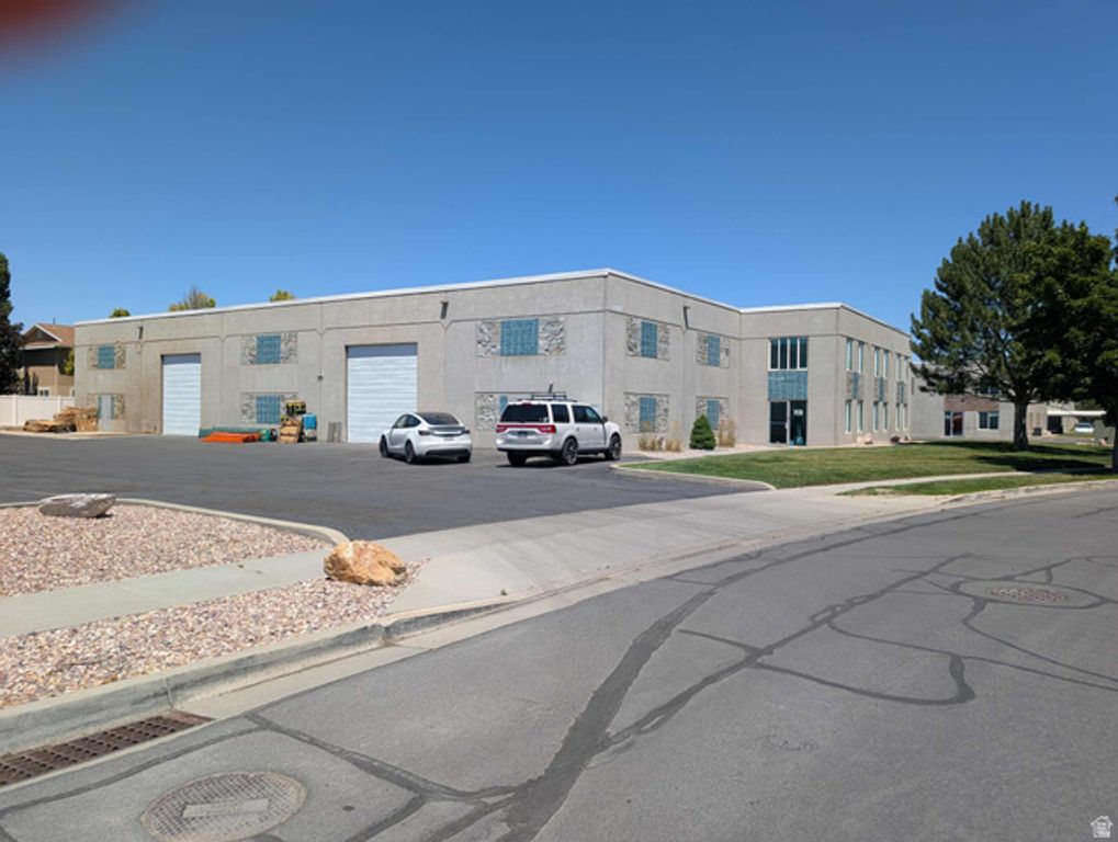 9498 S 670 W, Sandy, UT 84070 — exterior