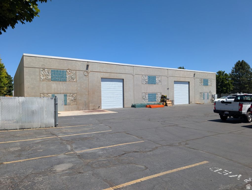 9498 S 670 W, Sandy, UT 84070 — photo 2