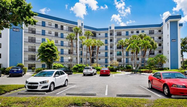 4640 W Lucerne Lakes Blvd W 205, Lake Worth, FL 33467