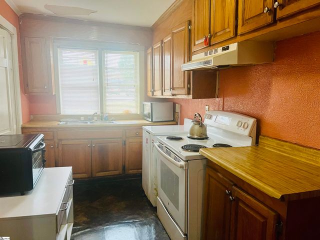 706 White Horse Road, Greenville, SC 29605