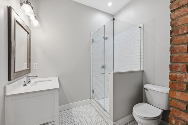 638 N Limestone, Lexington, KY 40508