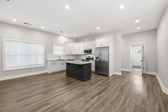 638 N Limestone, Lexington, KY 40508