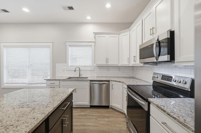 638 N Limestone, Lexington, KY 40508