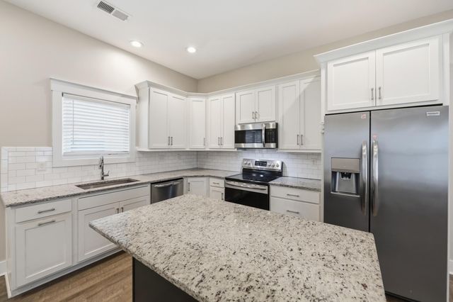 638 N Limestone, Lexington, KY 40508