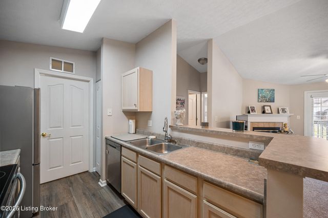 1209 Taxus Top Ln 201, Louisville, KY 40243