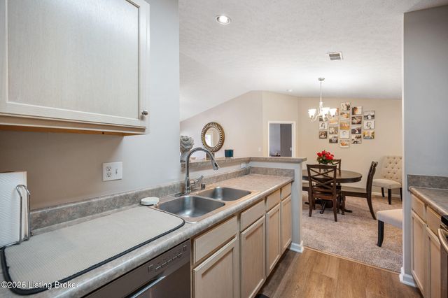 1209 Taxus Top Ln 201, Louisville, KY 40243