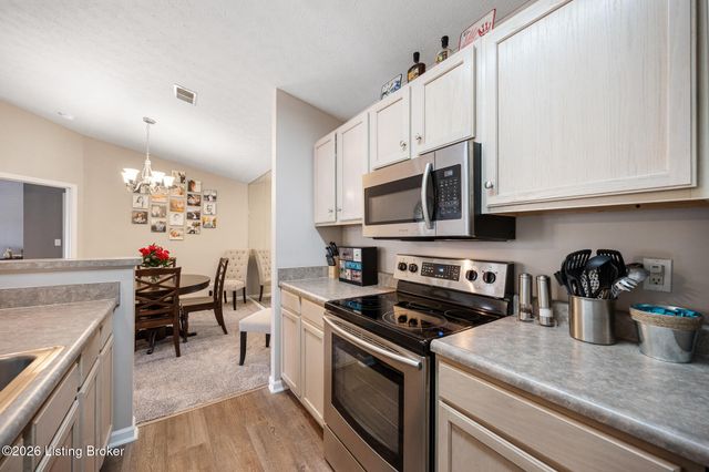 1209 Taxus Top Ln 201, Louisville, KY 40243