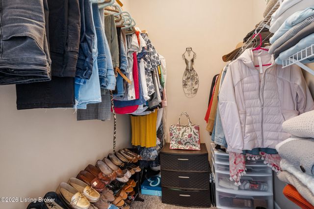 1209 Taxus Top Ln 201, Louisville, KY 40243