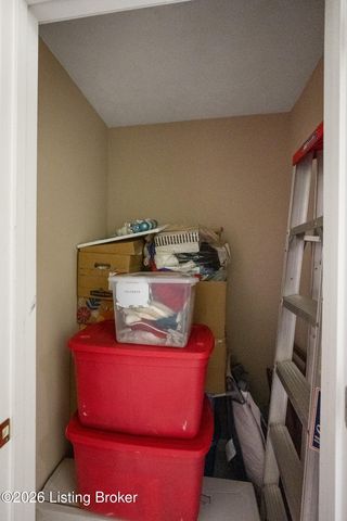 1209 Taxus Top Ln 201, Louisville, KY 40243