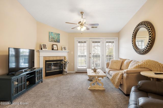 1209 Taxus Top Ln 201, Louisville, KY 40243