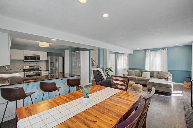 2725 Parkview Boulevard, Robbinsdale, MN 55422