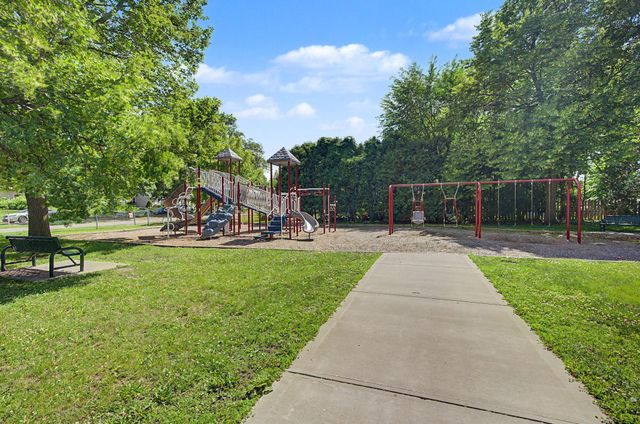 2725 Parkview Boulevard, Robbinsdale, MN 55422