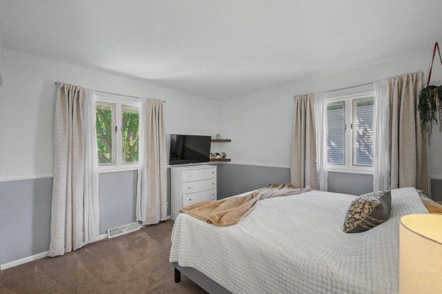 2725 Parkview Boulevard, Robbinsdale, MN 55422