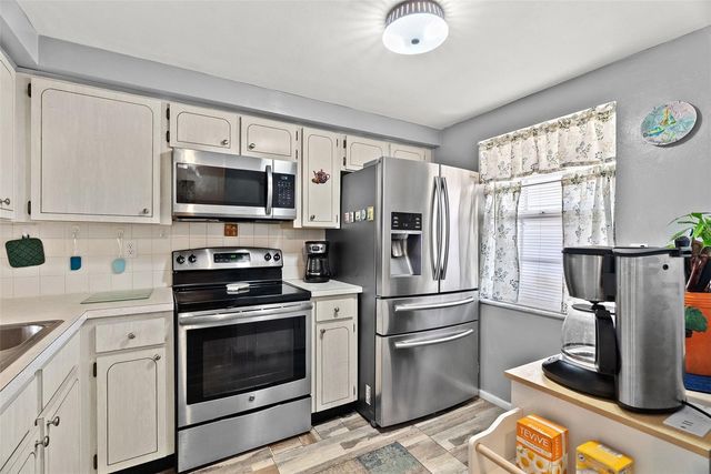 4227 RAX PLACE 4227, New Port Richey, FL 34652