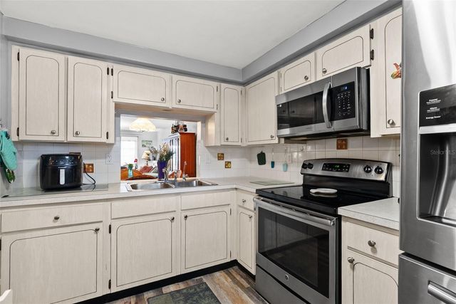 4227 RAX PLACE 4227, New Port Richey, FL 34652