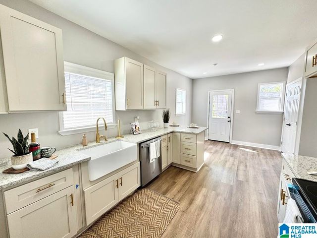 2104 31ST STREET ENSLEY SW, Birmingham, AL 35208