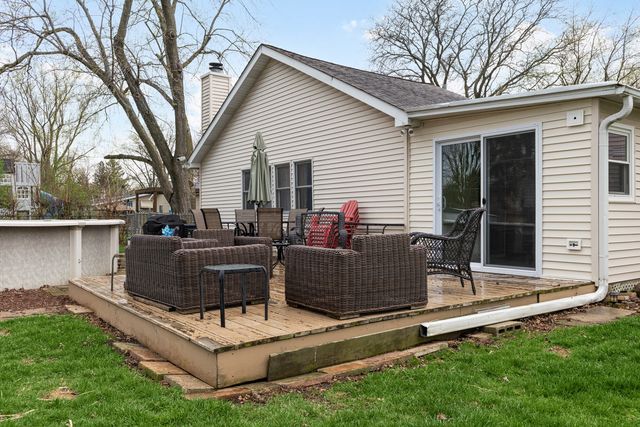 1S115 Euclid Avenue, Villa Park, IL 60181