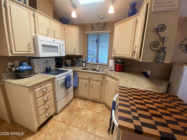 2010 S Crow Avenue, Apache Junction, AZ 85119