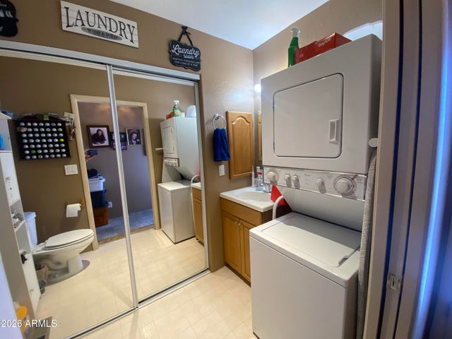 2010 S Crow Avenue, Apache Junction, AZ 85119