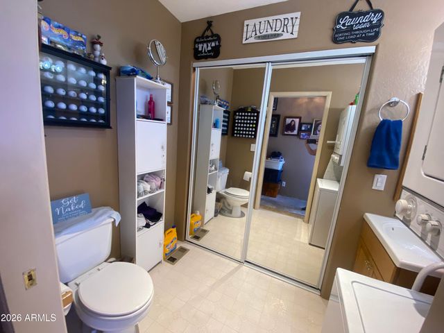 2010 S Crow Avenue, Apache Junction, AZ 85119