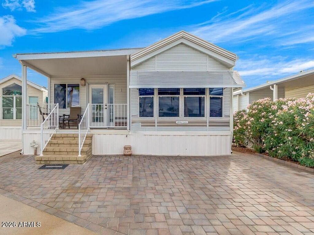 2010 S Crow Avenue, Apache Junction, AZ 85119