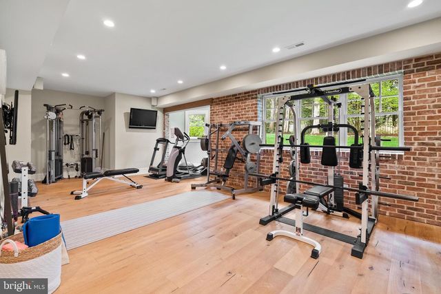 6529 SOTHORON RD, Mclean, VA 22101