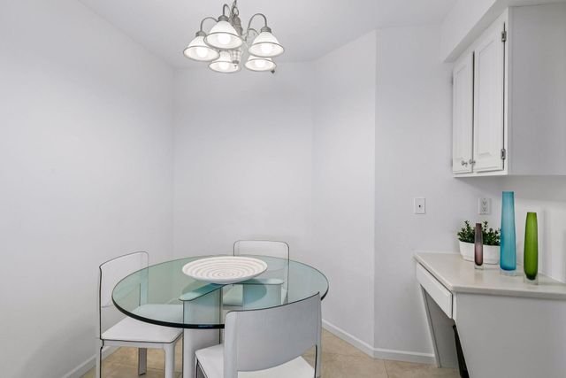 1201 Yale Place 809, Minneapolis, MN 55403