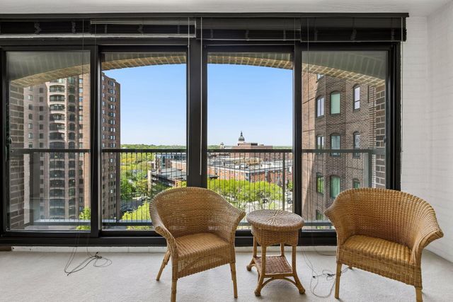 1201 Yale Place 809, Minneapolis, MN 55403