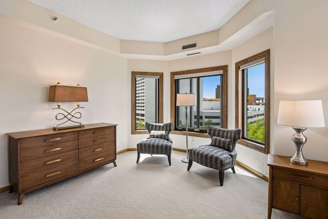 1201 Yale Place 809, Minneapolis, MN 55403