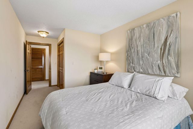 1201 Yale Place 809, Minneapolis, MN 55403