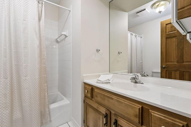 1201 Yale Place 809, Minneapolis, MN 55403