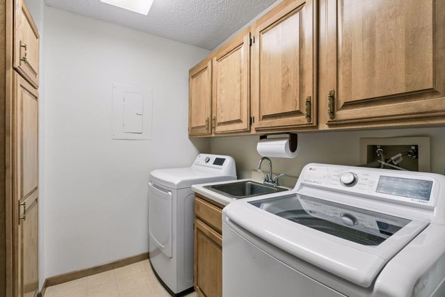 1201 Yale Place 809, Minneapolis, MN 55403
