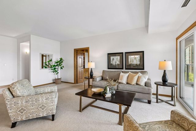 1201 Yale Place 809, Minneapolis, MN 55403