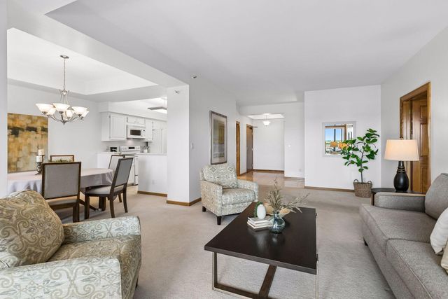 1201 Yale Place 809, Minneapolis, MN 55403