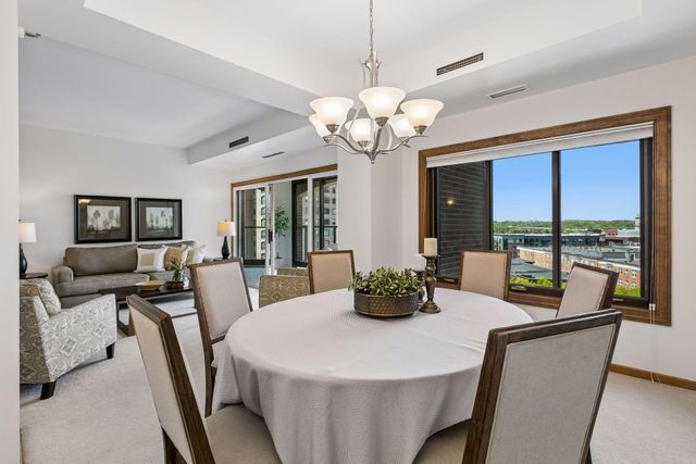 1201 Yale Place 809, Minneapolis, MN 55403