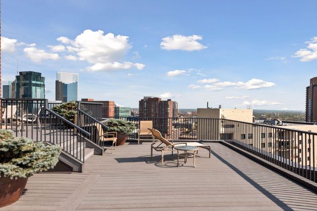 1201 Yale Place 809, Minneapolis, MN 55403