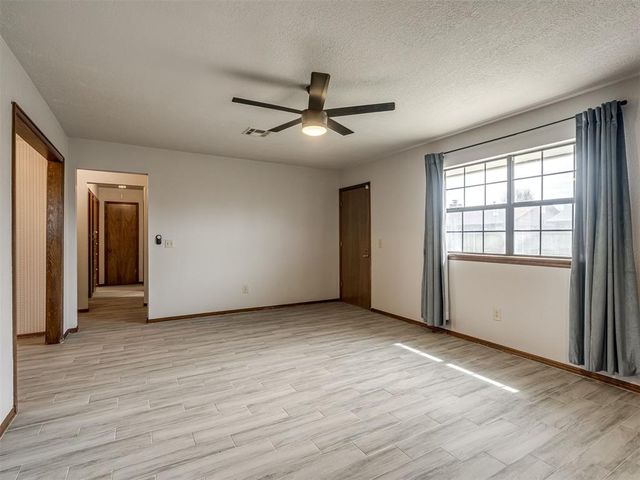1058 Mulbury Mansion, Yukon, OK 73099